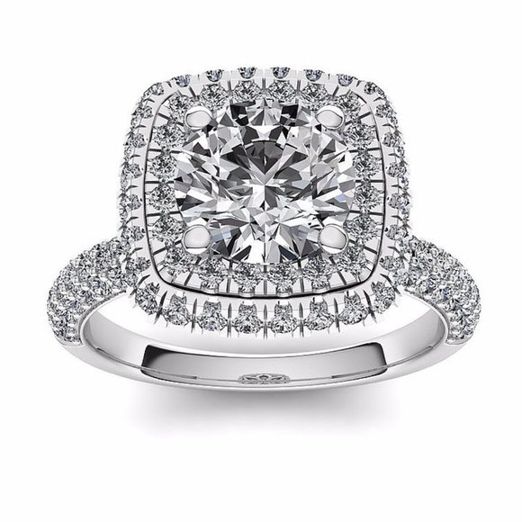 Round Cut Diamonds Engagement Ring
